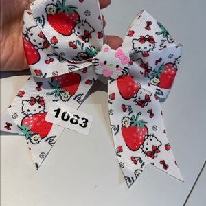1083 hello Kitty alligator clip hair bow